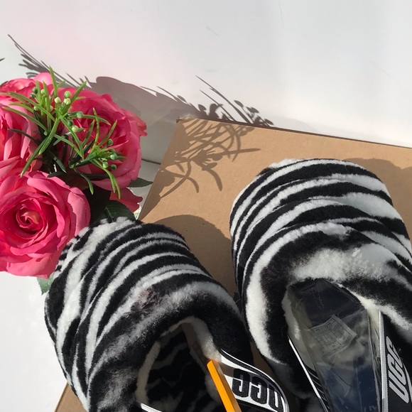 UGG Fluff Yeah Slide Zebra - Picture 10 of 11